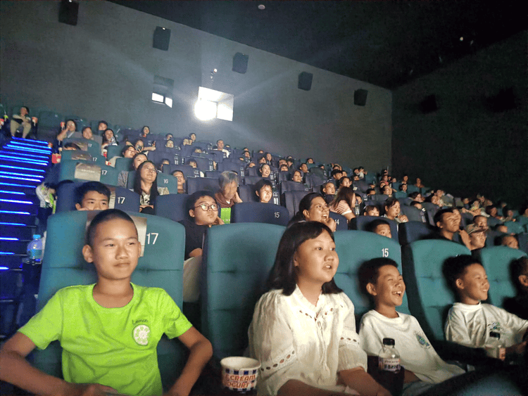 走进神圣影院，感受电影的精神力量